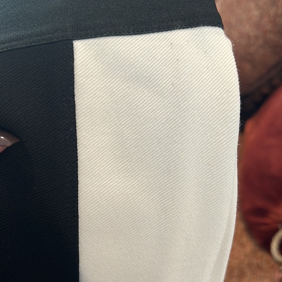 BCBGMAXAZRIA Sasha Colorblock Legging Black & White - Picture 7 of 7